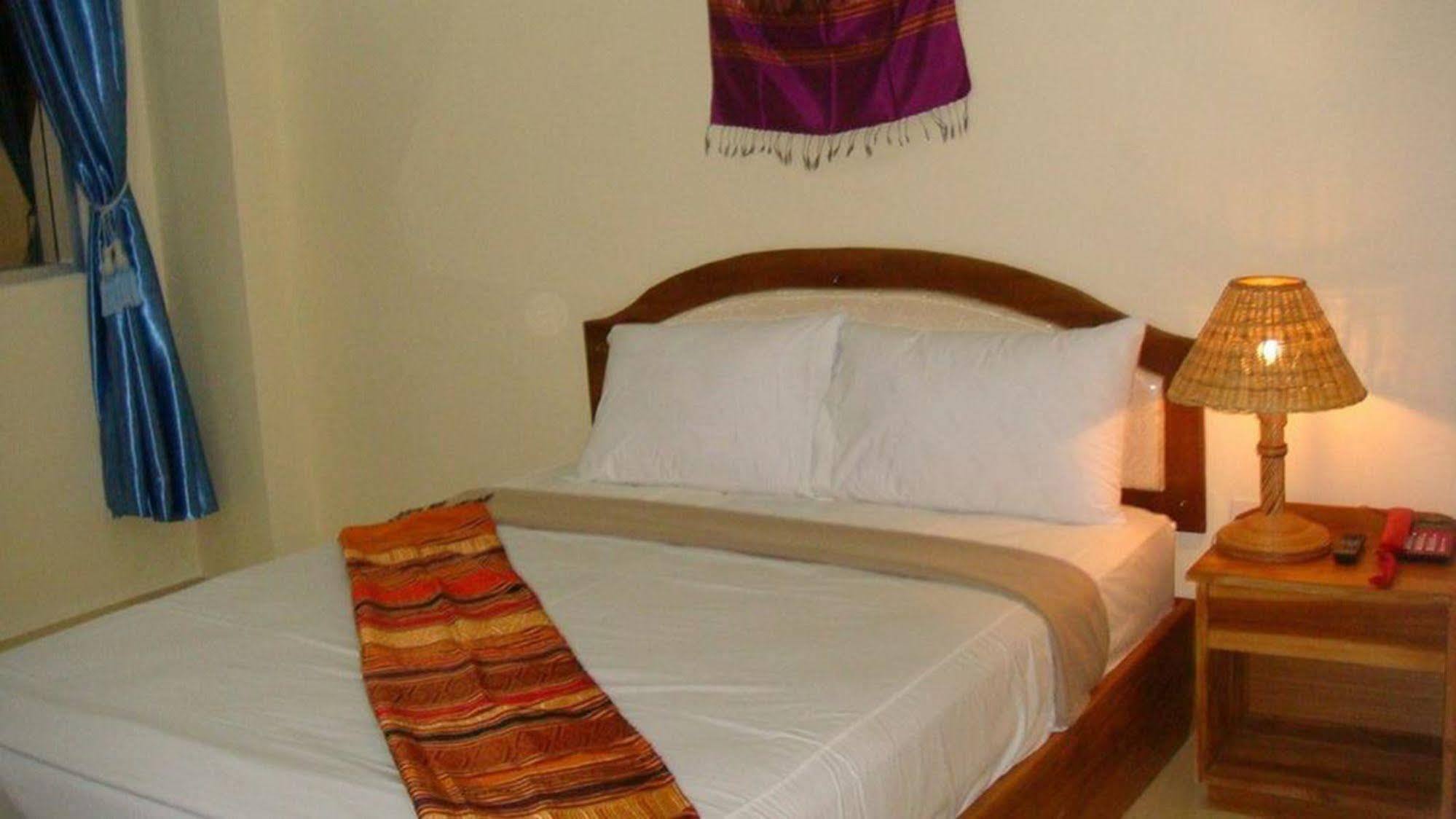 La Ong Dao Hotel1 Виентиане Екстериор снимка