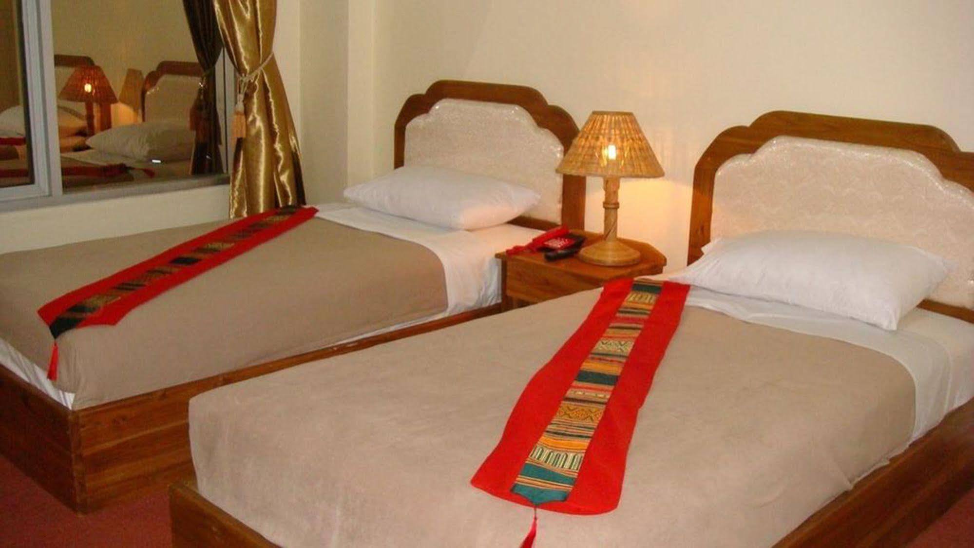 La Ong Dao Hotel1 Виентиане Екстериор снимка