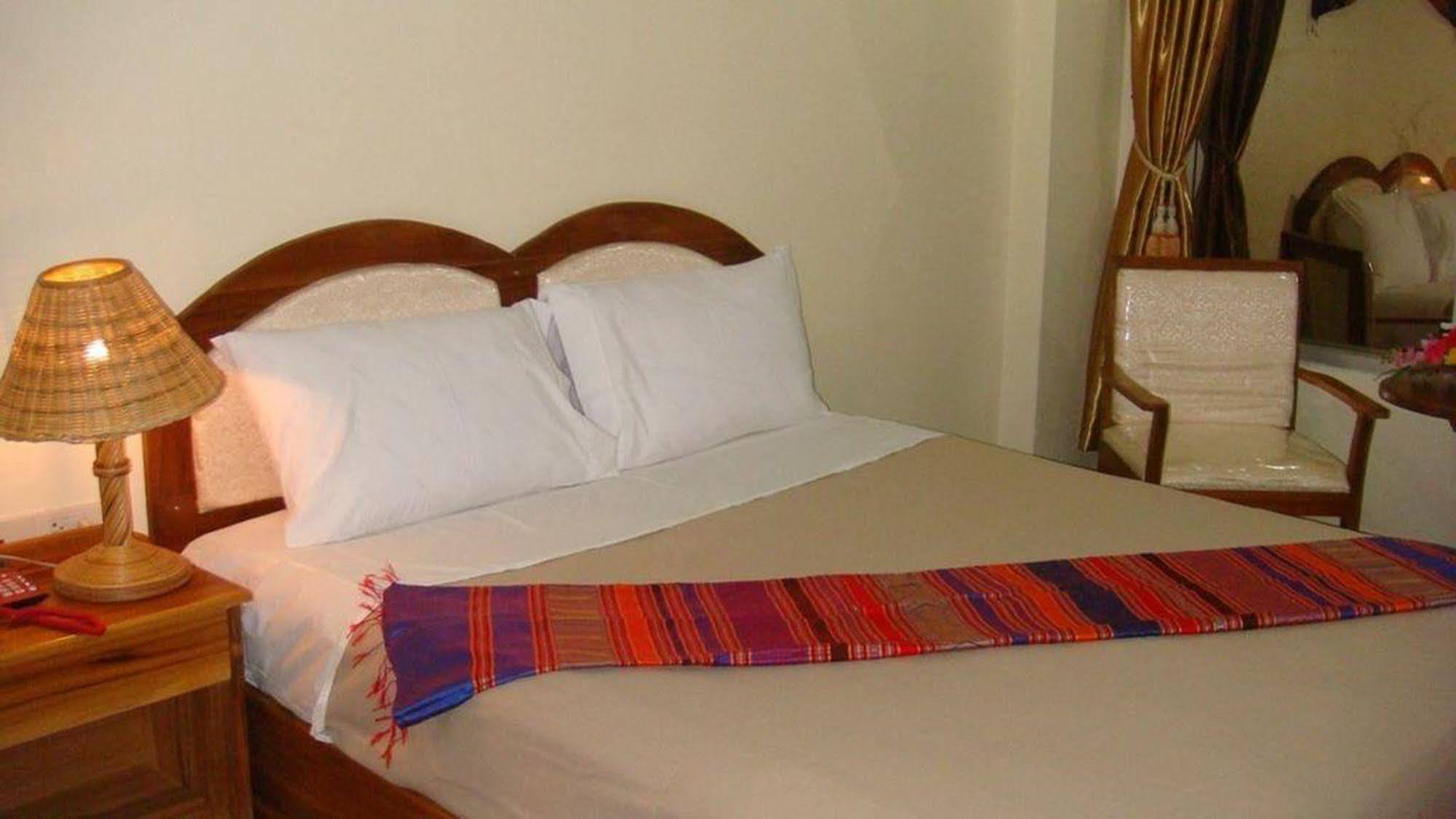 La Ong Dao Hotel1 Виентиане Екстериор снимка